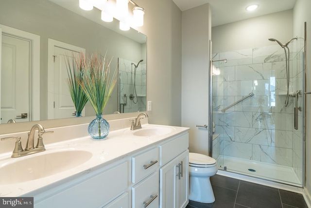 1528 CROWNPOINT DR, Harrisonburg, VA 22801