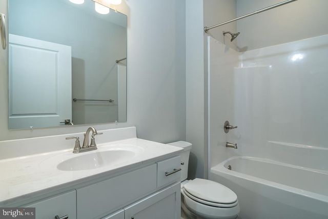 1528 CROWNPOINT DR, Harrisonburg, VA 22801