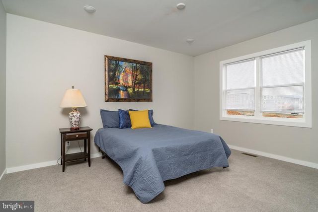 1528 CROWNPOINT DR, Harrisonburg, VA 22801