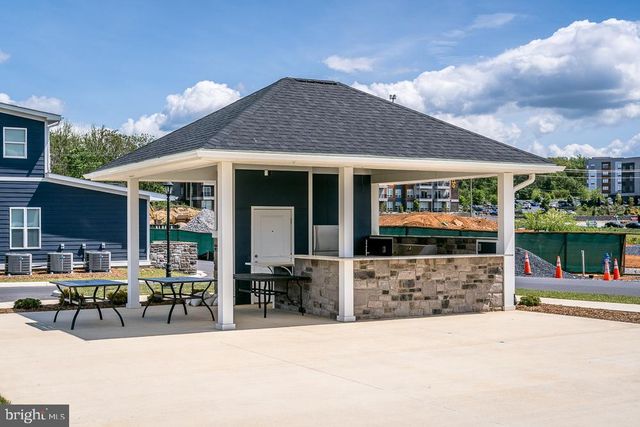 1528 CROWNPOINT DR, Harrisonburg, VA 22801