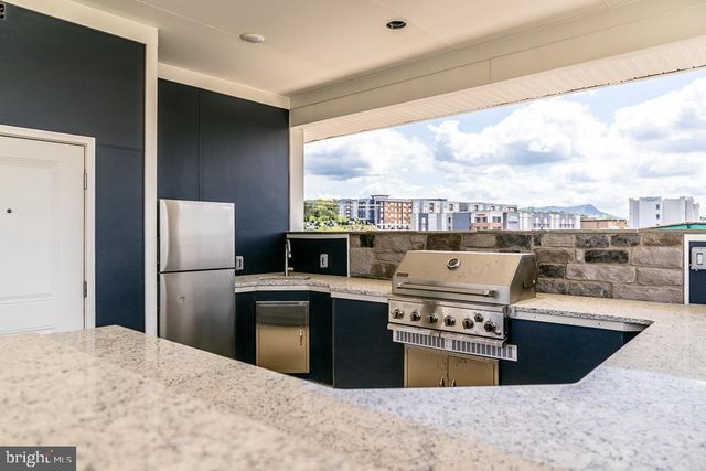 1528 CROWNPOINT DR, Harrisonburg, VA 22801