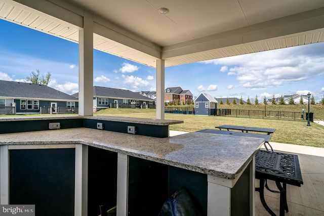 1528 CROWNPOINT DR, Harrisonburg, VA 22801