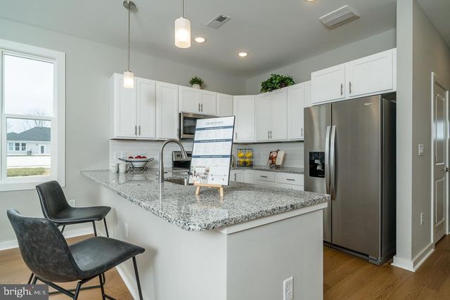 1528 CROWNPOINT DR, Harrisonburg, VA 22801