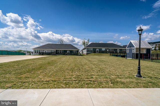 1528 CROWNPOINT DR, Harrisonburg, VA 22801