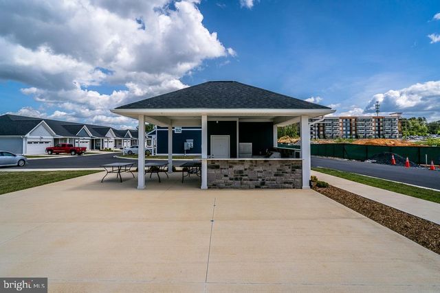 1528 CROWNPOINT DR, Harrisonburg, VA 22801