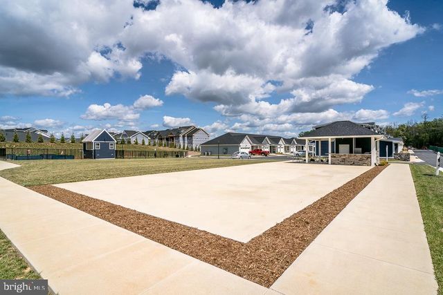 1528 CROWNPOINT DR, Harrisonburg, VA 22801