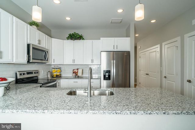 1528 CROWNPOINT DR, Harrisonburg, VA 22801