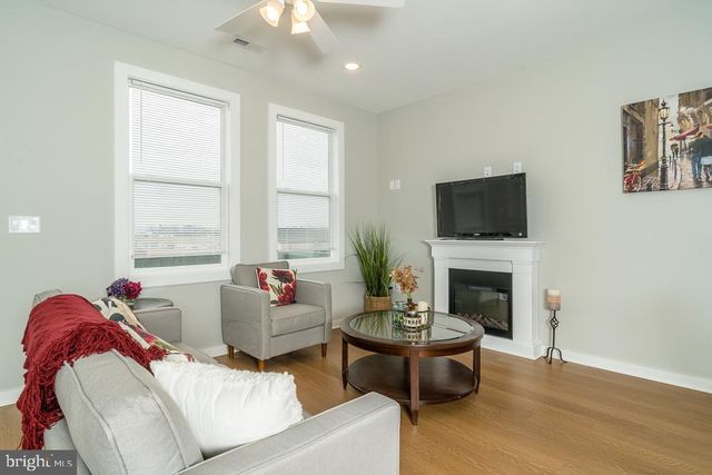 1528 CROWNPOINT DR, Harrisonburg, VA 22801