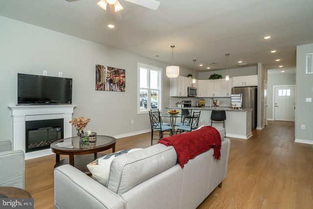 1528 CROWNPOINT DR, Harrisonburg, VA 22801