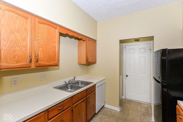 7128 Eagle Cove Drive, Indianapolis, IN 46254