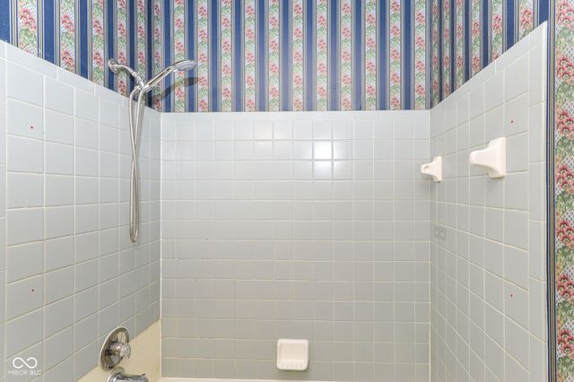 7128 Eagle Cove Drive, Indianapolis, IN 46254