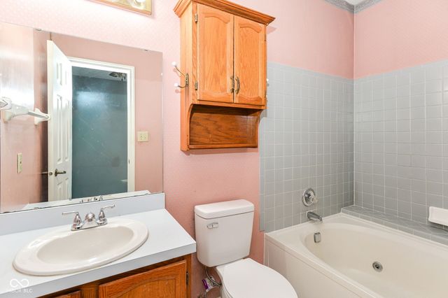 7128 Eagle Cove Drive, Indianapolis, IN 46254