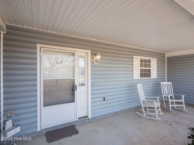 213 Palomino Lane, Swansboro, NC 28584