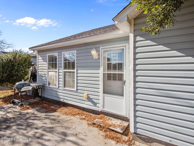 213 Palomino Lane, Swansboro, NC 28584