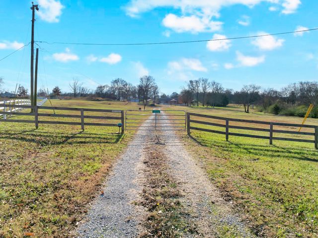 1723 Hwy 64 W, Shelbyville, TN 37160