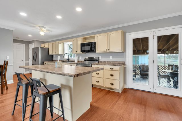 1723 Hwy 64 W, Shelbyville, TN 37160