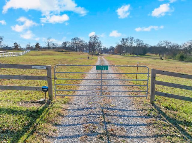 1723 Hwy 64 W, Shelbyville, TN 37160