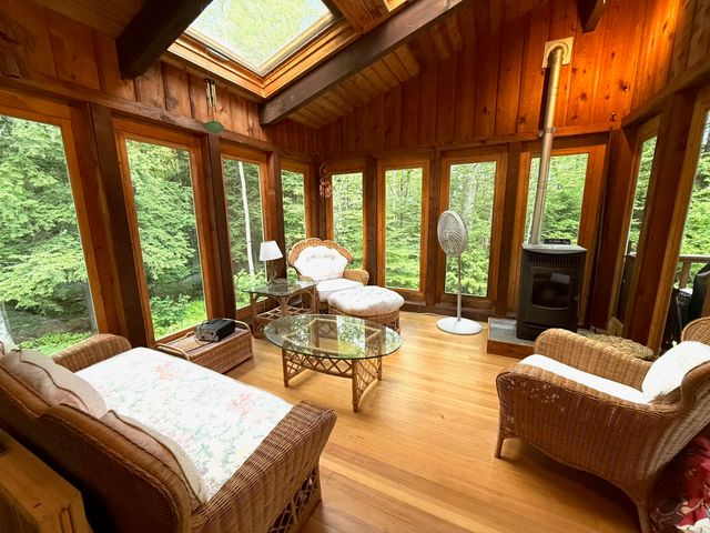 367 Stratton Gate Road, Jamaica, VT 05343