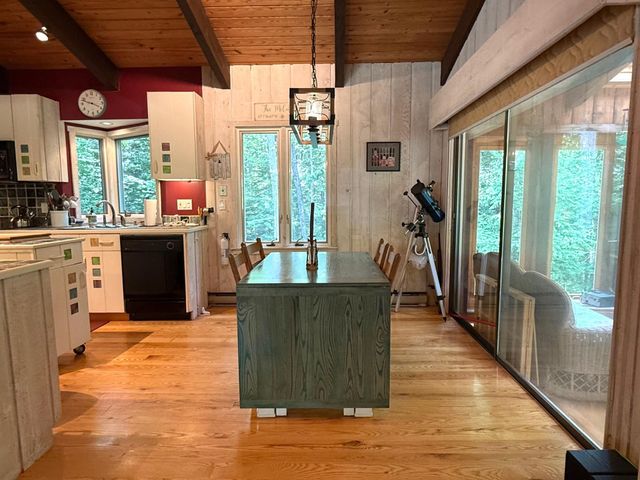 367 Stratton Gate Road, Jamaica, VT 05343