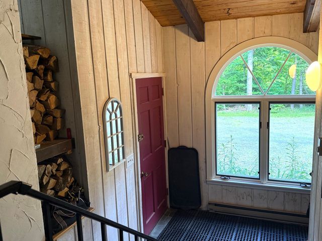 367 Stratton Gate Road, Jamaica, VT 05343