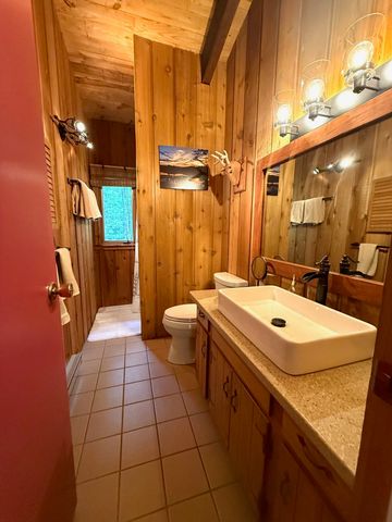 367 Stratton Gate Road, Jamaica, VT 05343