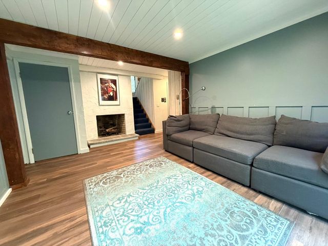 367 Stratton Gate Road, Jamaica, VT 05343