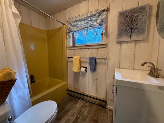 367 Stratton Gate Road, Jamaica, VT 05343