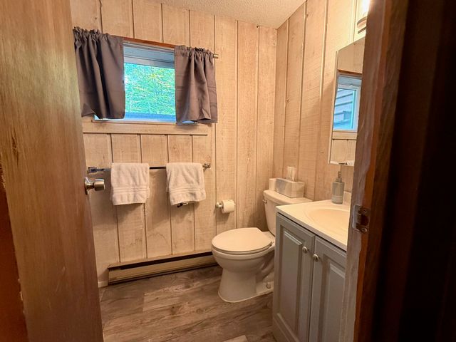 367 Stratton Gate Road, Jamaica, VT 05343