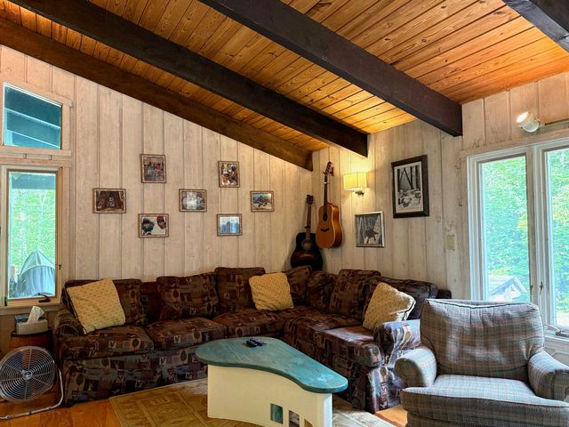 367 Stratton Gate Road, Jamaica, VT 05343