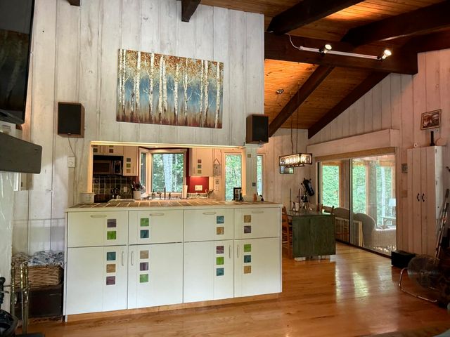 367 Stratton Gate Road, Jamaica, VT 05343