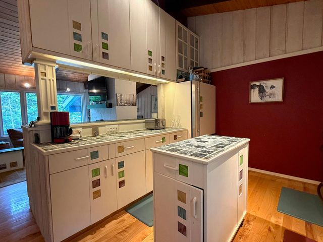 367 Stratton Gate Road, Jamaica, VT 05343