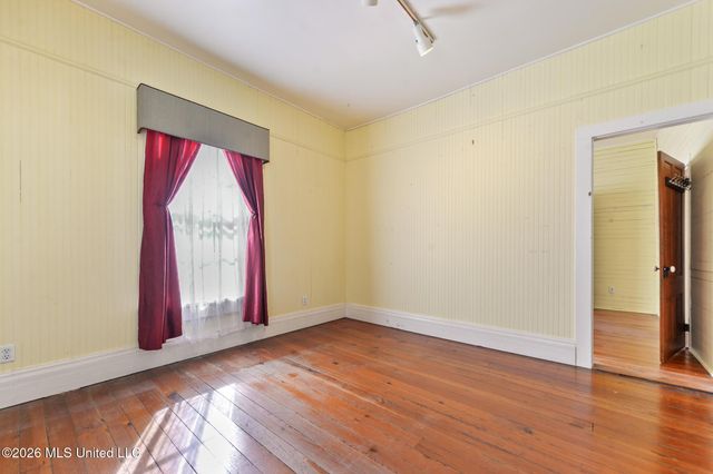 509 Washington Avenue, Ocean Springs, MS 39564