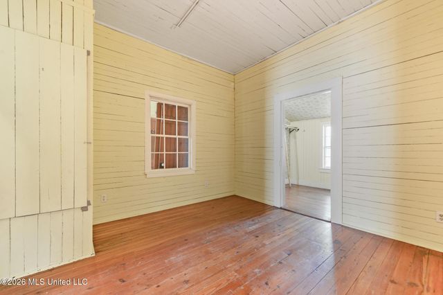 509 Washington Avenue, Ocean Springs, MS 39564