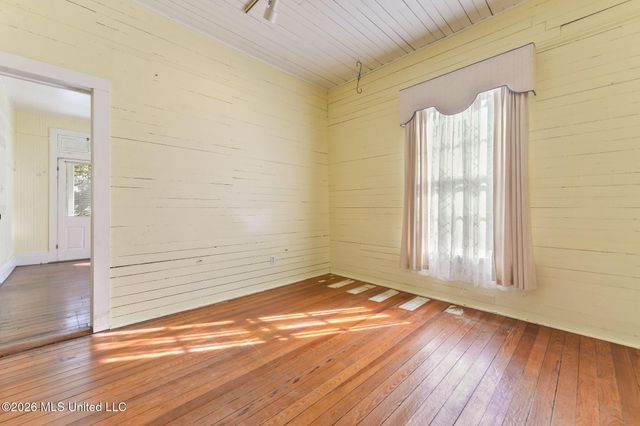 509 Washington Avenue, Ocean Springs, MS 39564