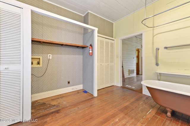 509 Washington Avenue, Ocean Springs, MS 39564