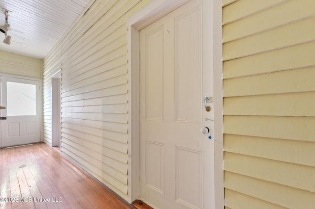 509 Washington Avenue, Ocean Springs, MS 39564