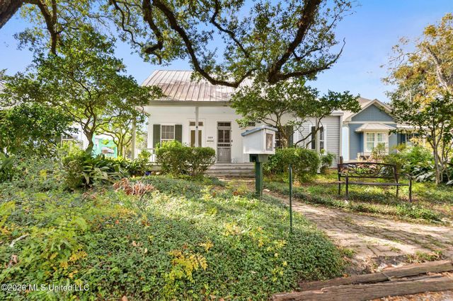 509 Washington Avenue, Ocean Springs, MS 39564