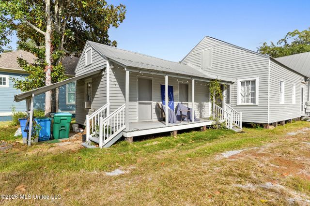 509 Washington Avenue, Ocean Springs, MS 39564
