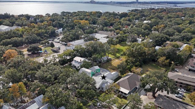 509 Washington Avenue, Ocean Springs, MS 39564