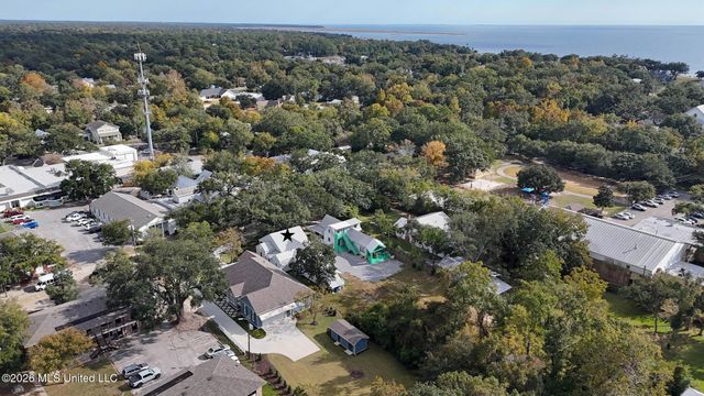 509 Washington Avenue, Ocean Springs, MS 39564