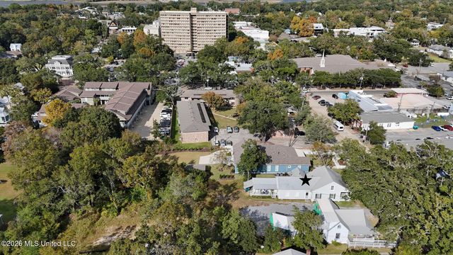 509 Washington Avenue, Ocean Springs, MS 39564