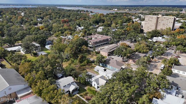 509 Washington Avenue, Ocean Springs, MS 39564