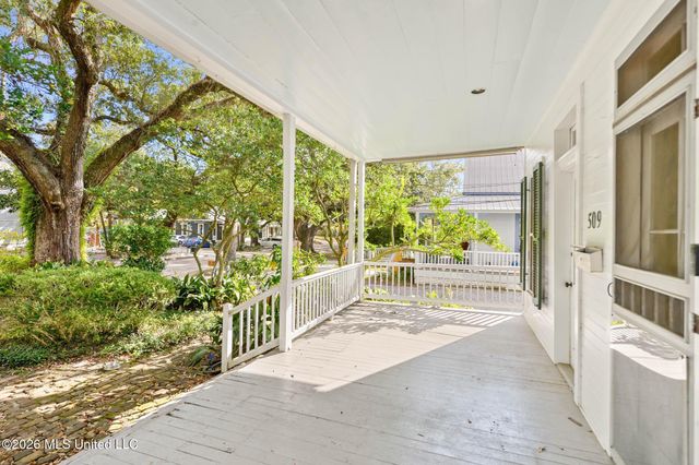 509 Washington Avenue, Ocean Springs, MS 39564