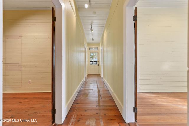 509 Washington Avenue, Ocean Springs, MS 39564