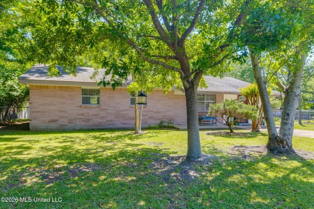 10612 Oak Street, Vancleave, MS 39565