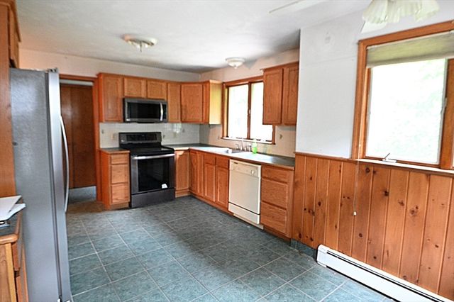 113 Summer St, Easton, MA 02356