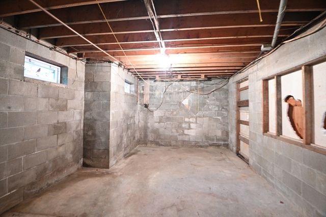 113 Summer St, Easton, MA 02356