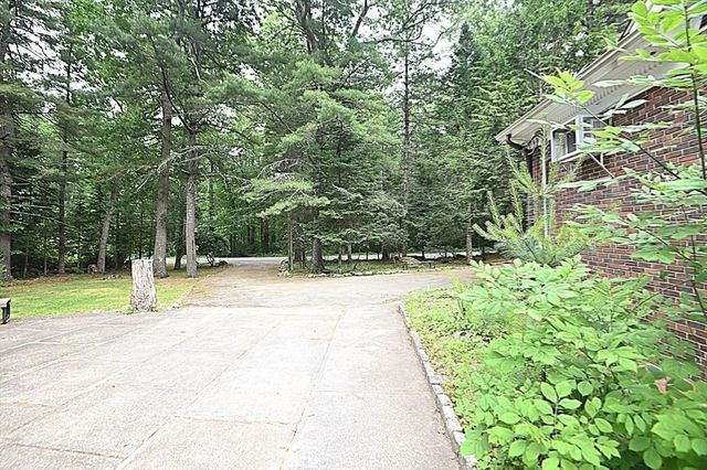 113 Summer St, Easton, MA 02356