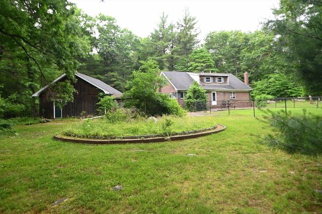 113 Summer St, Easton, MA 02356