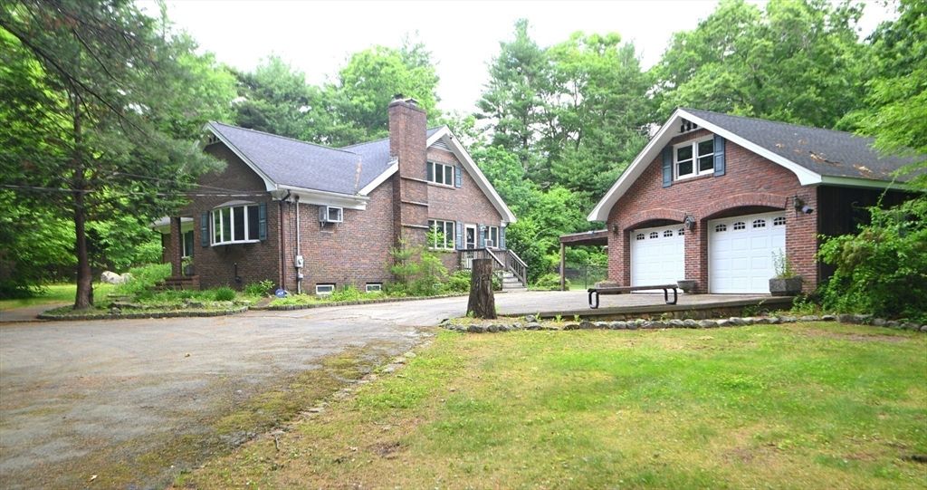 113 Summer St, Easton, MA 02356